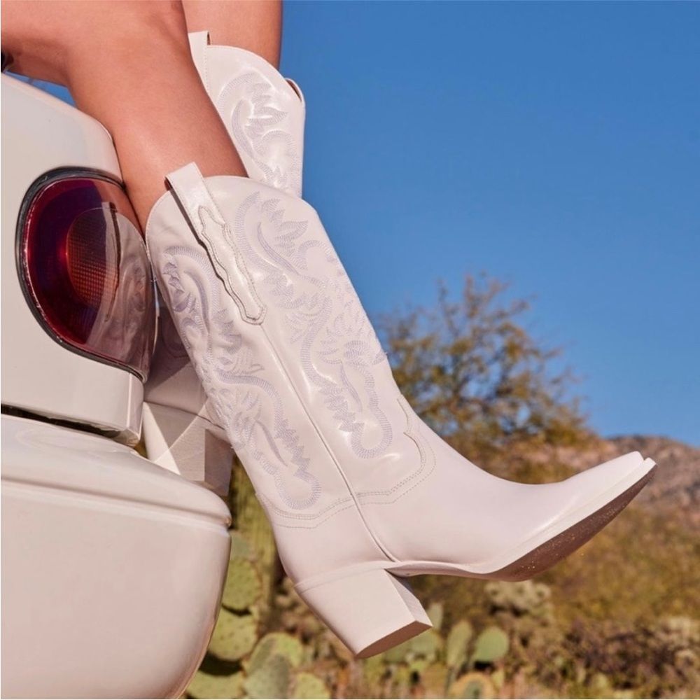 Jeffrey Campbell Dagget White Cowboy Boots size 8